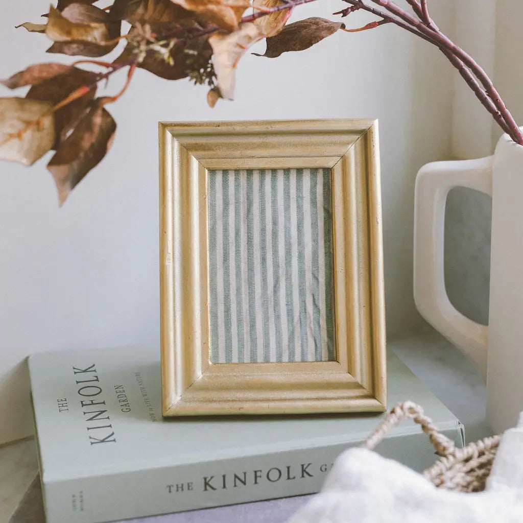 Double Ridge Photo Frame