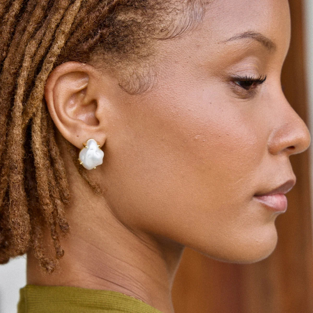 Willa Oversized Baroque Pearl Earring