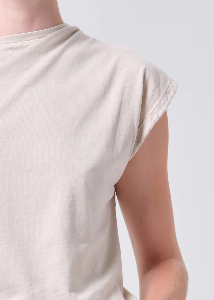 Beth Tee in Rice Grass