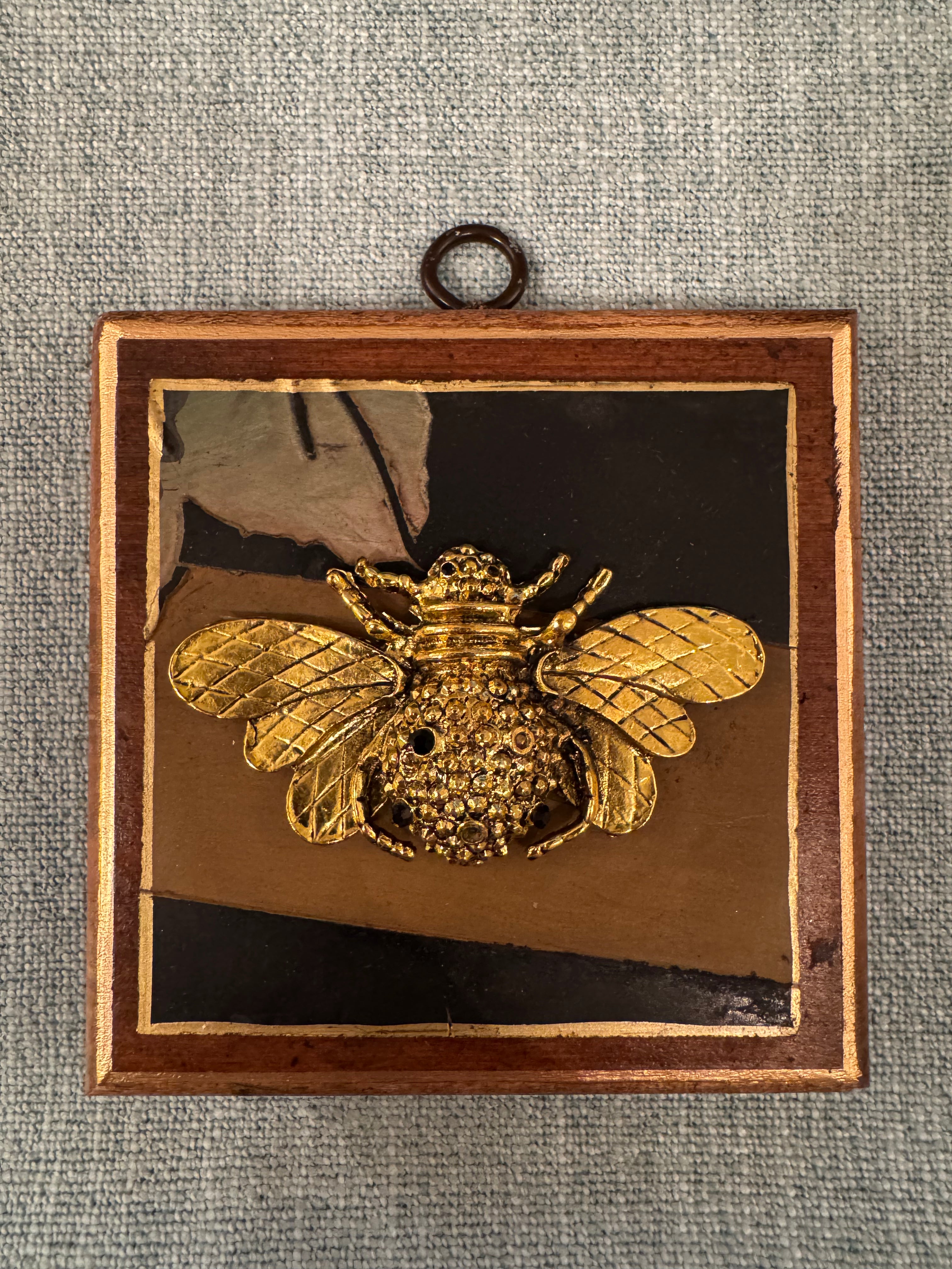 Museum Bee