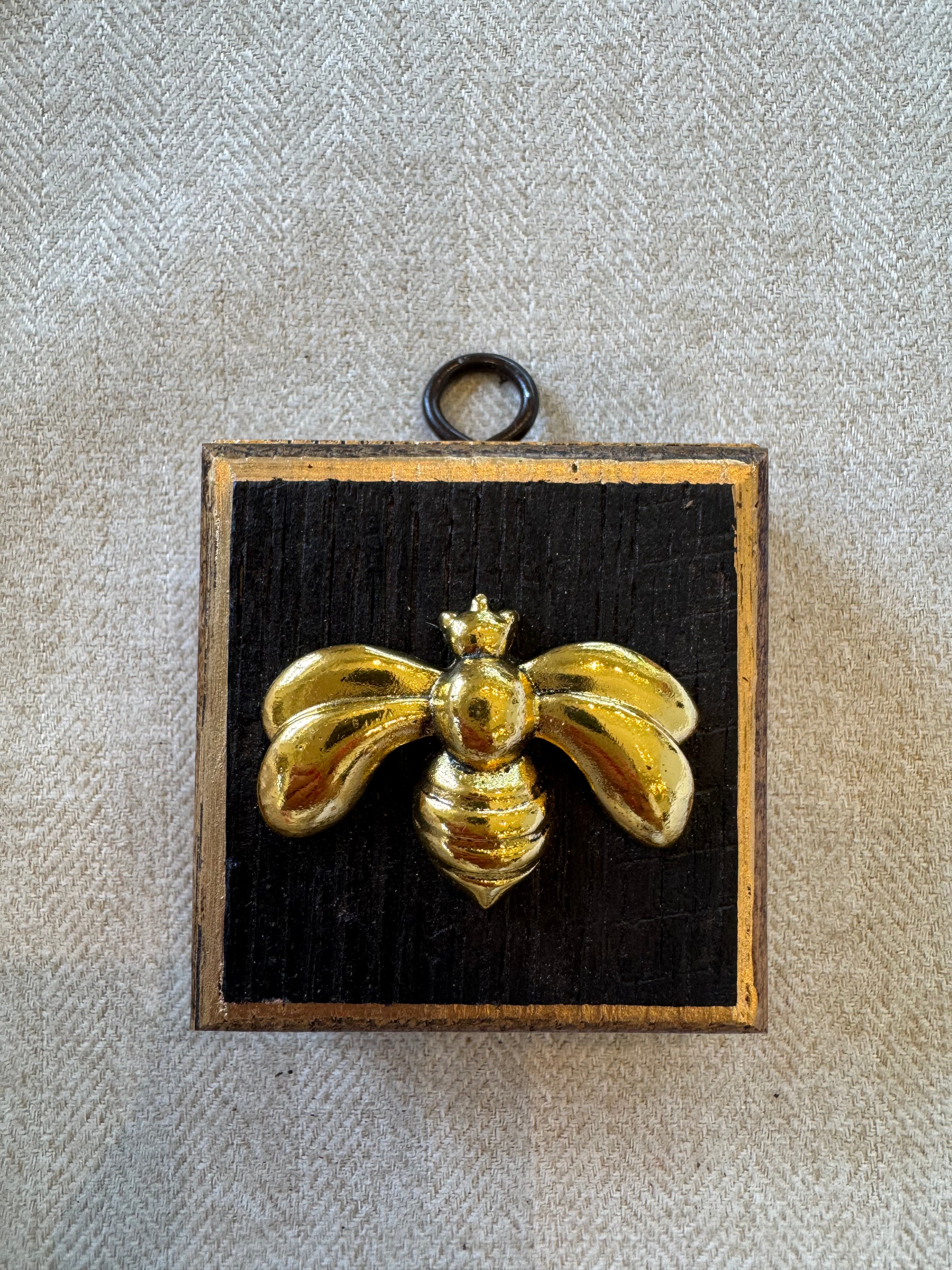 Museum Bee