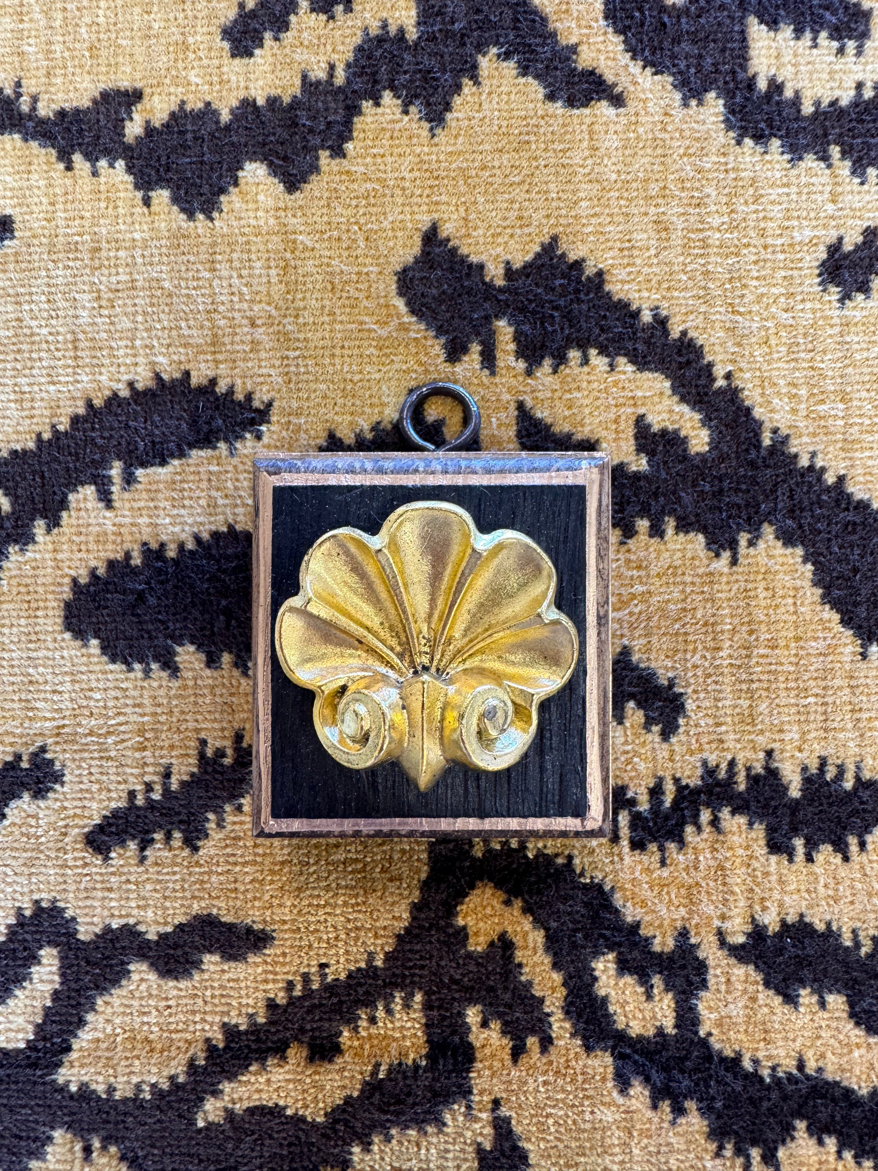 Museum Bee