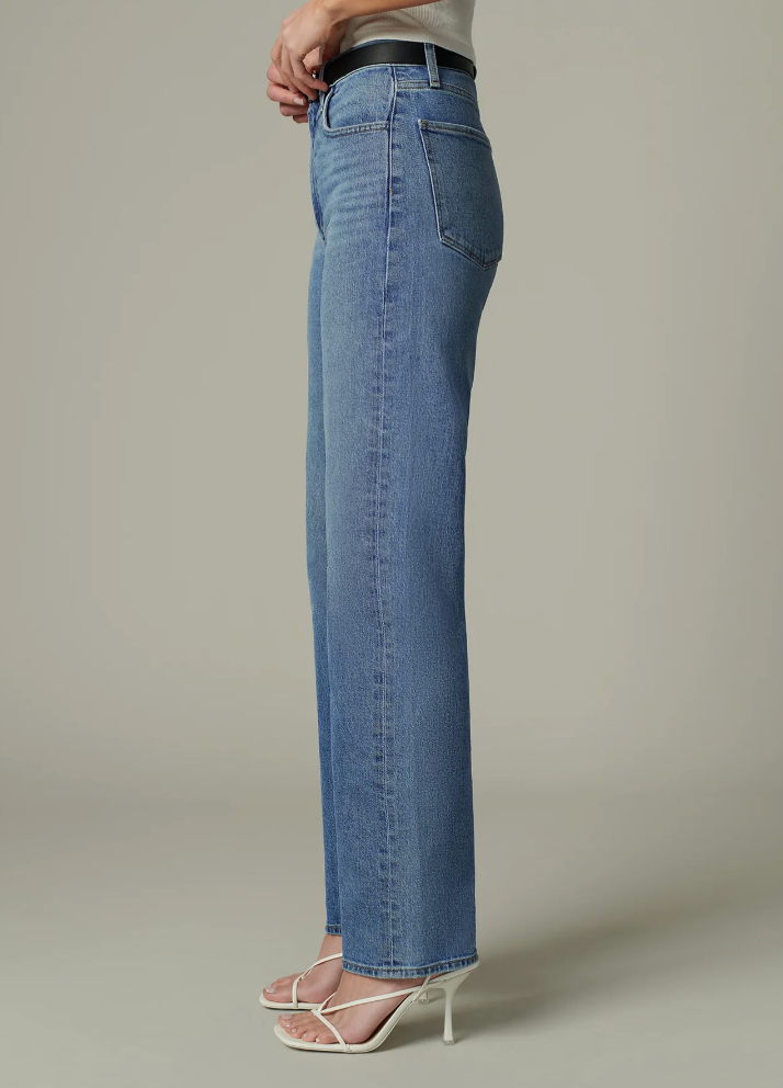 The Margot Straight
