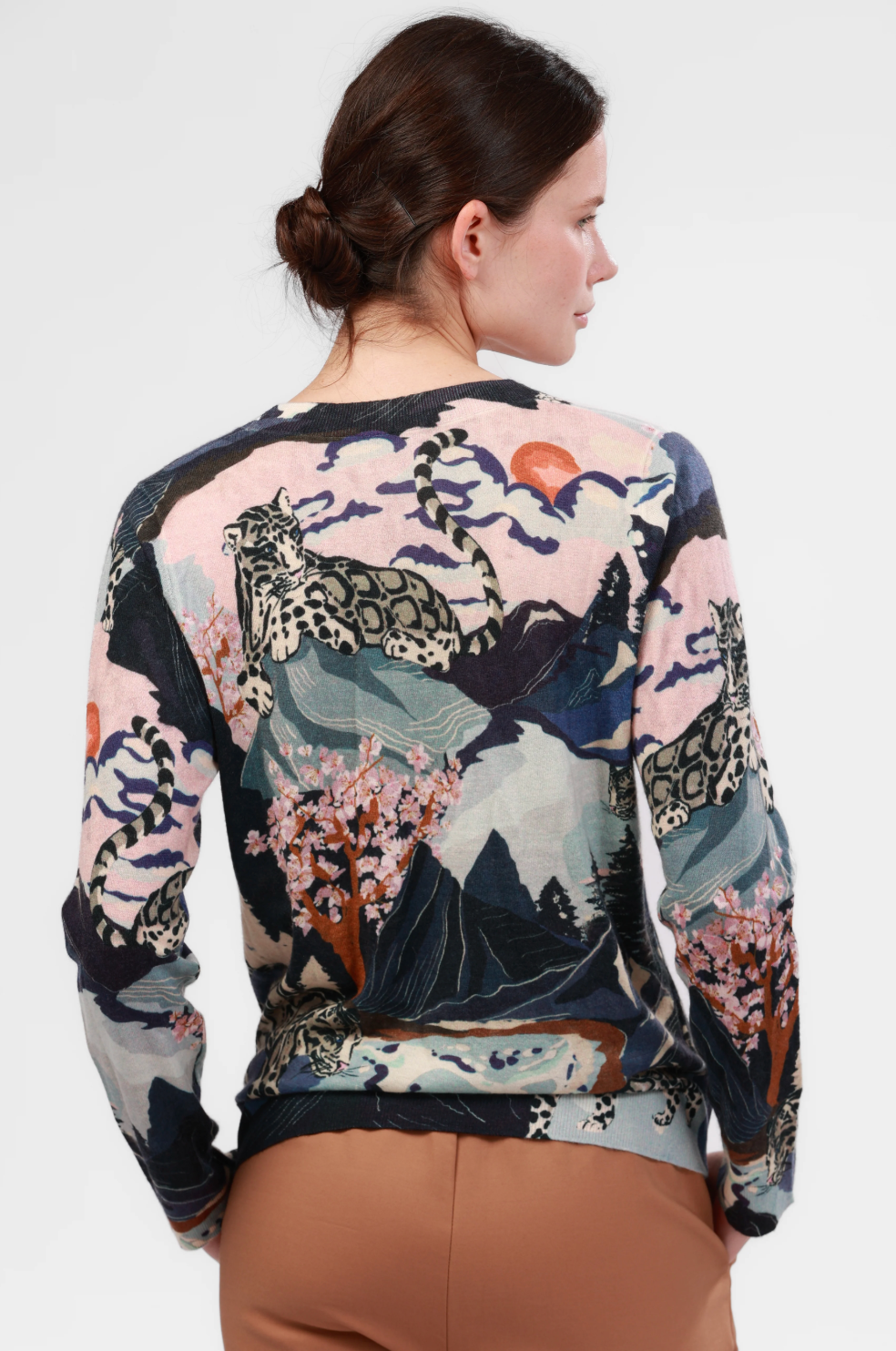 Cashmere Sweater in Snow Leopard Blue