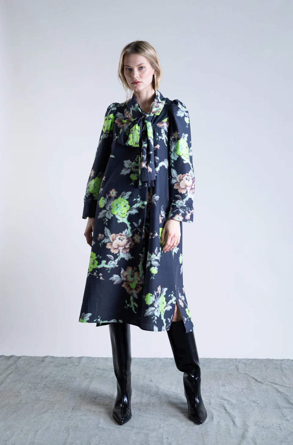 Indian Flower Juliet Sleeve Dress