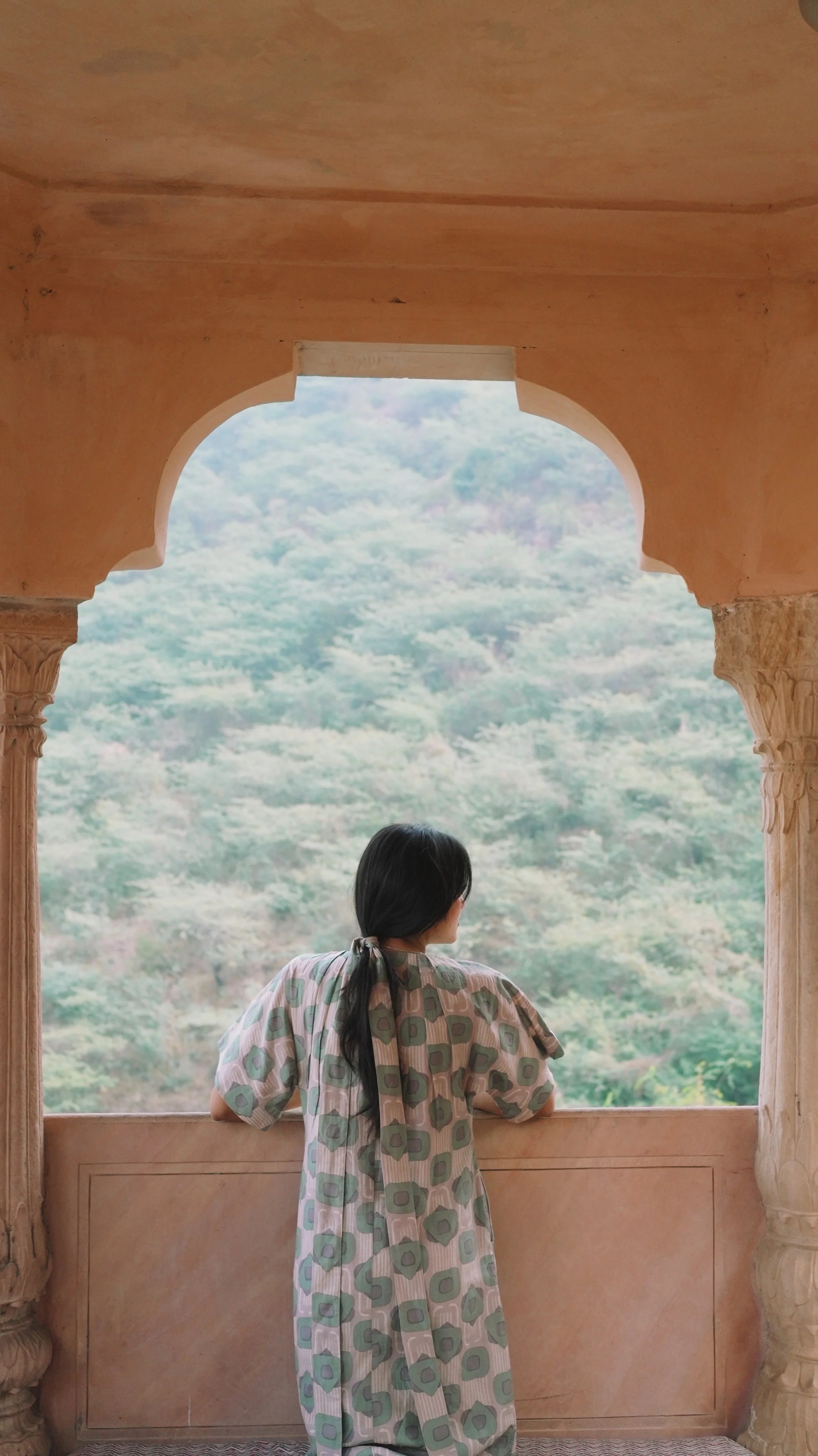 Lostine Dress in Stony Coeur