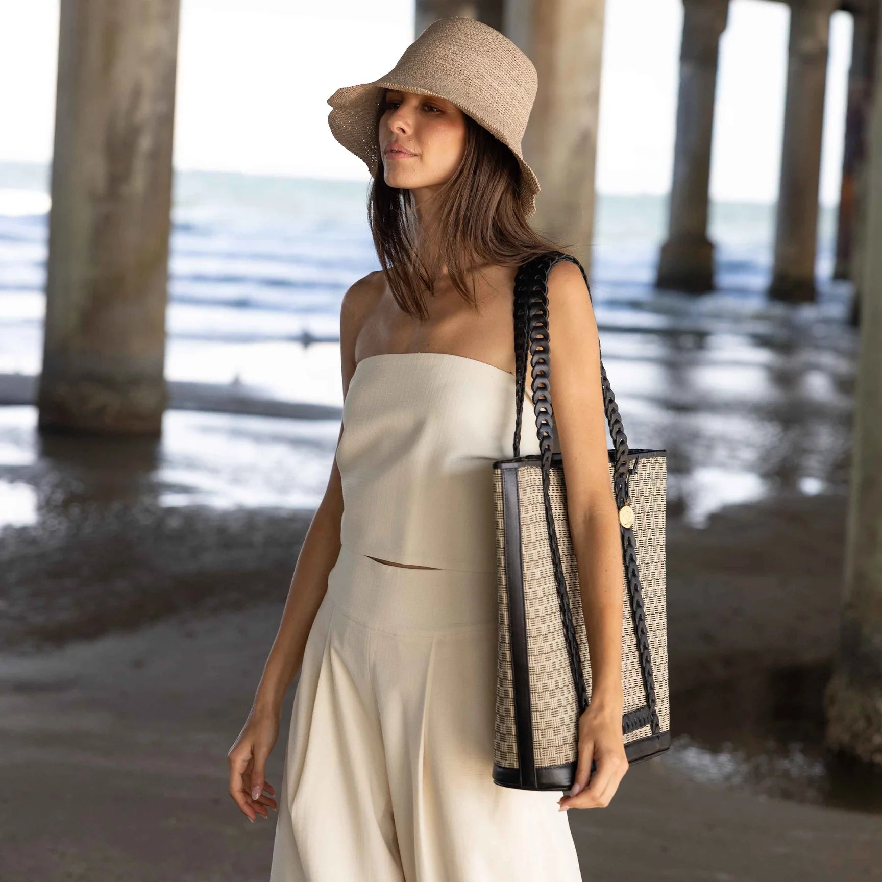 Checkerboard Rattan & Leather Hat Carrier