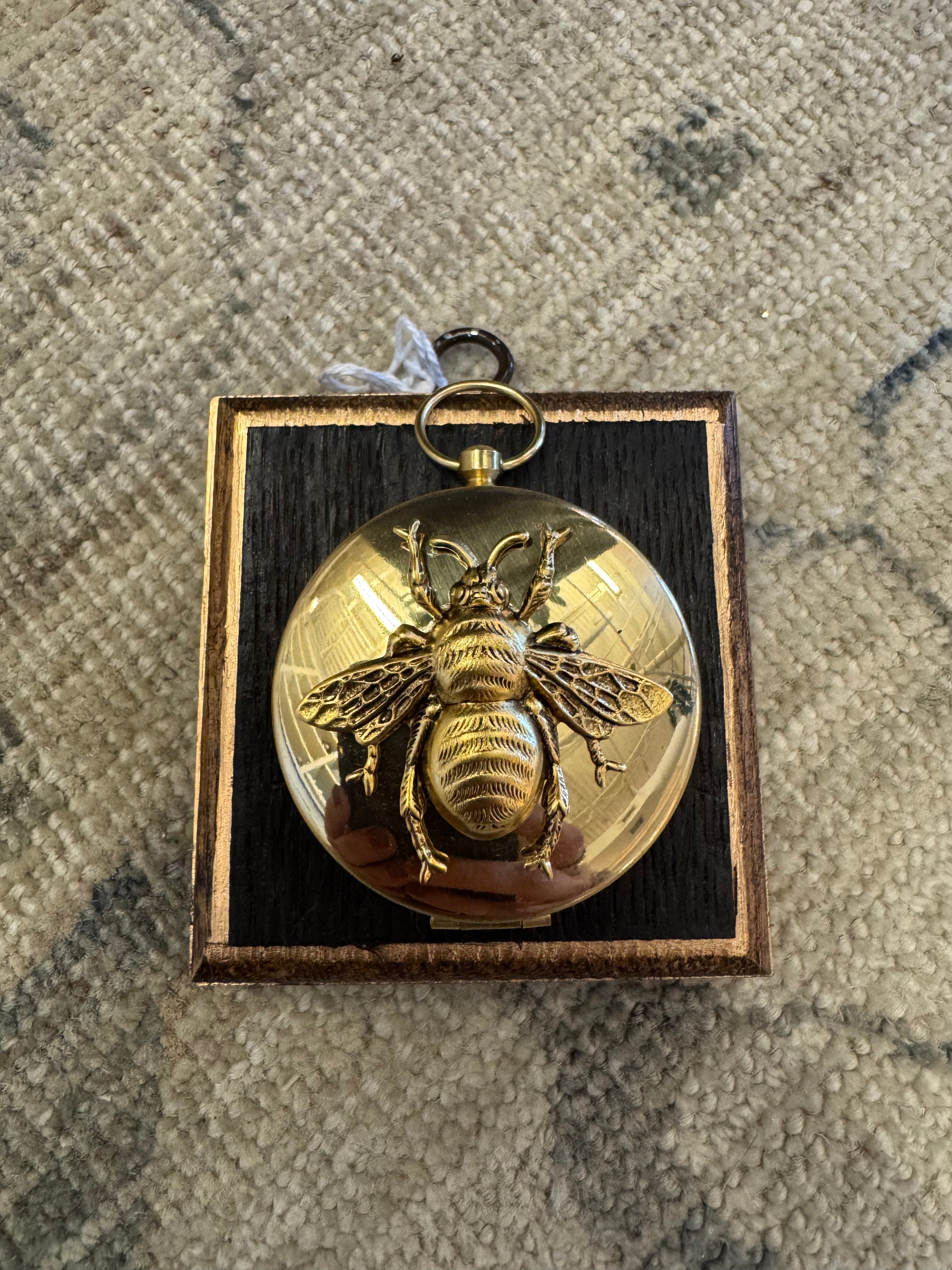 Museum Bee