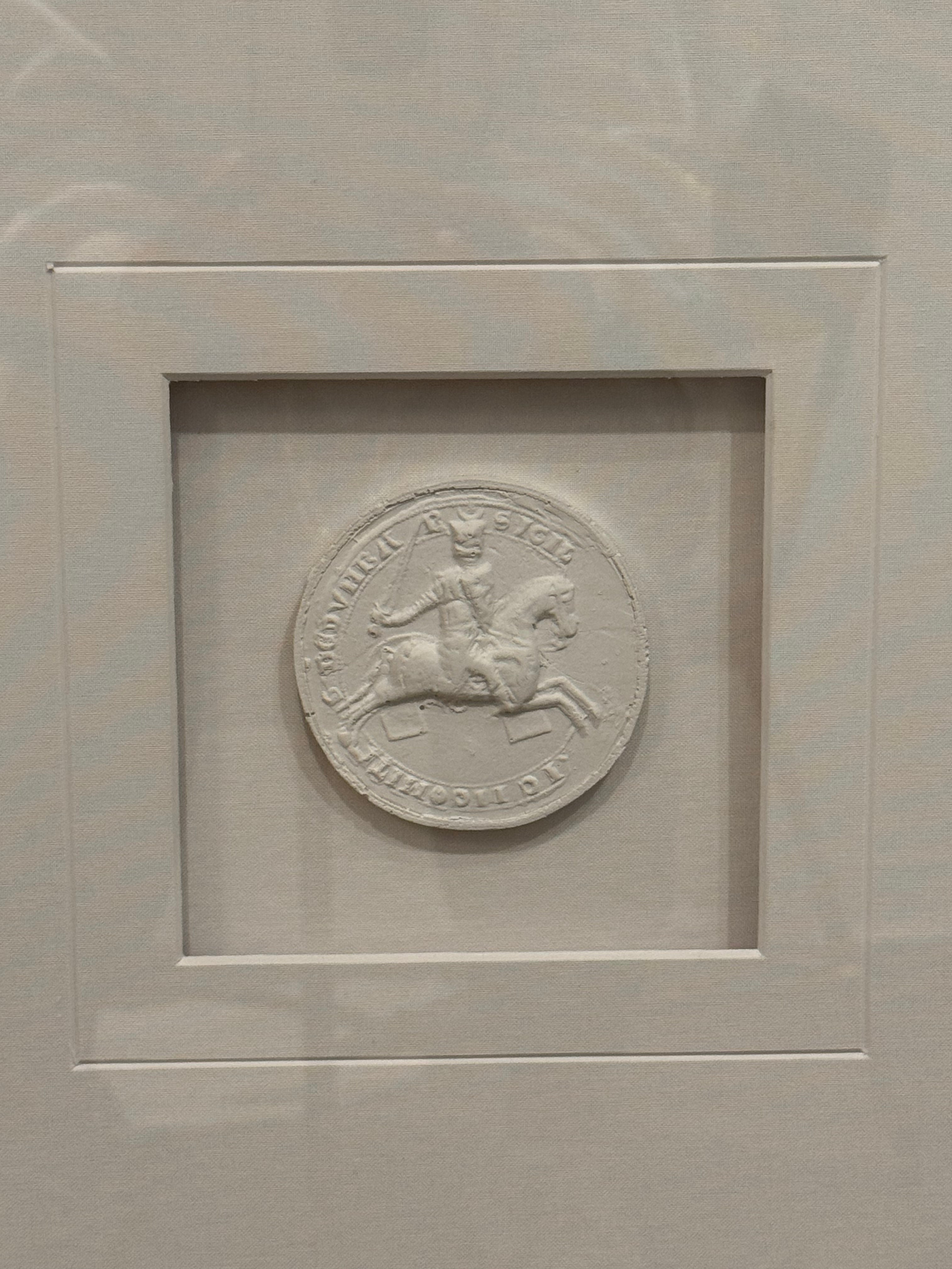 XL Intaglio White Linen Mat with V-Groove