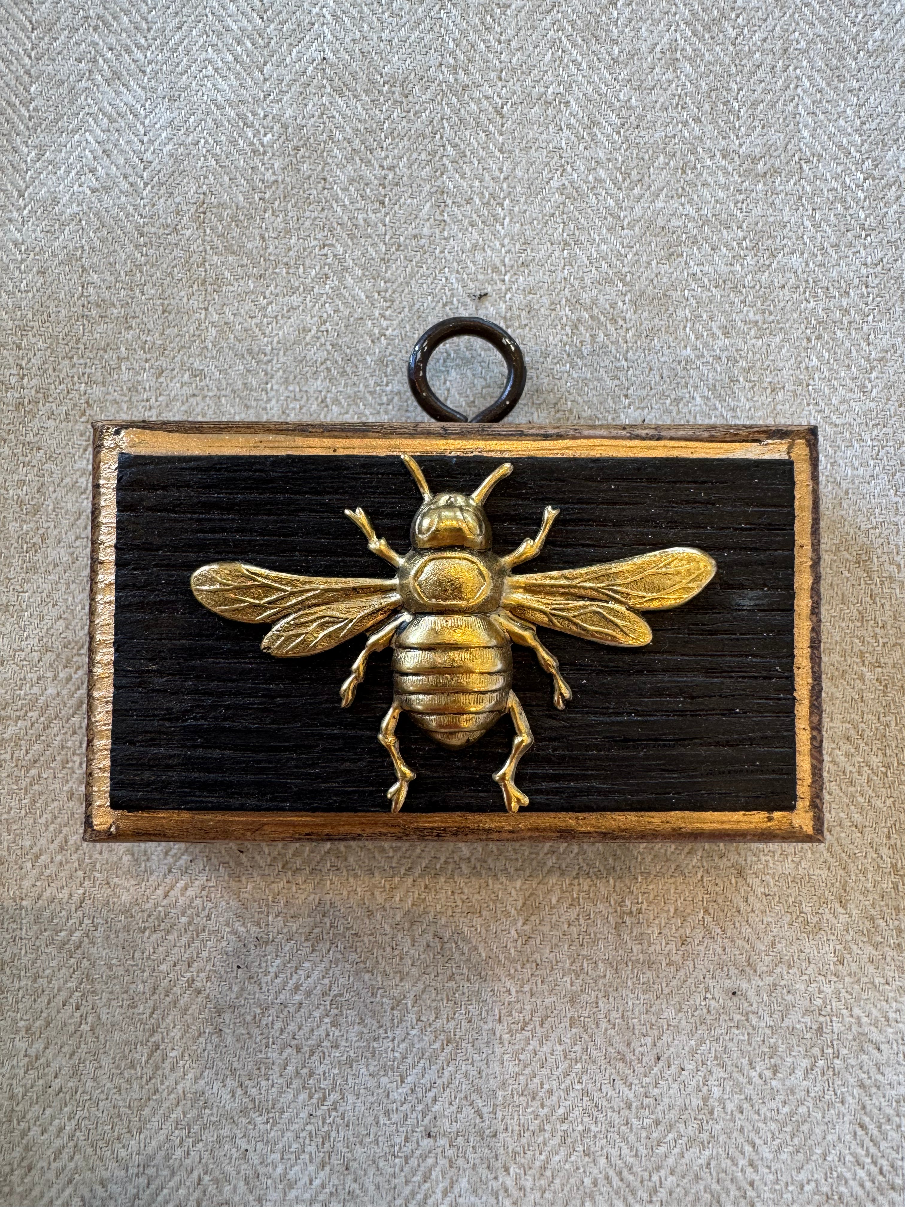 Museum Bee