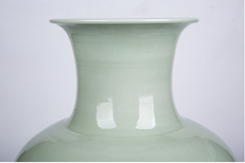 Lion Mouth Porcelain Mint Celadon Jar