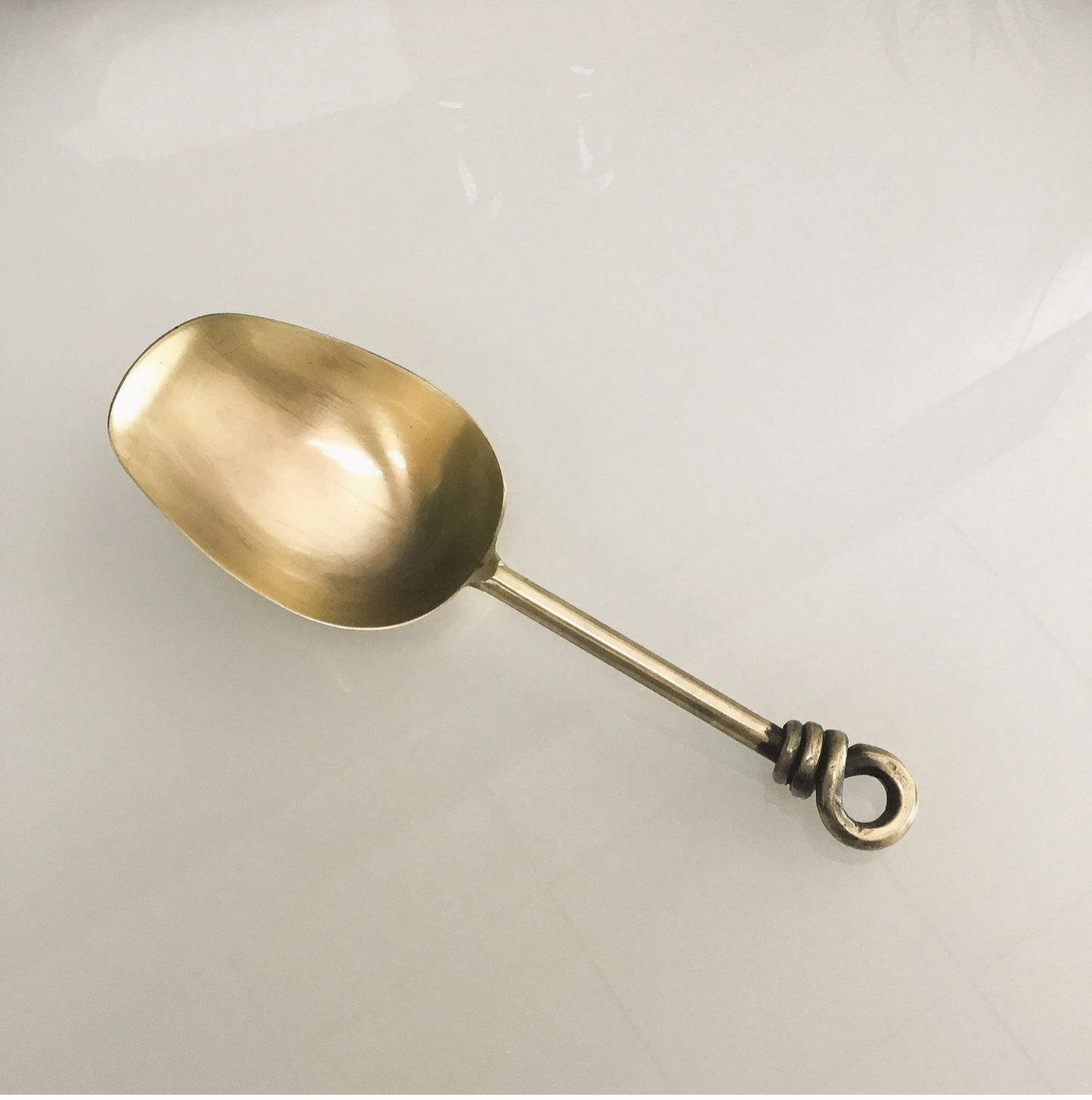 Golden Knot Ice Scoop