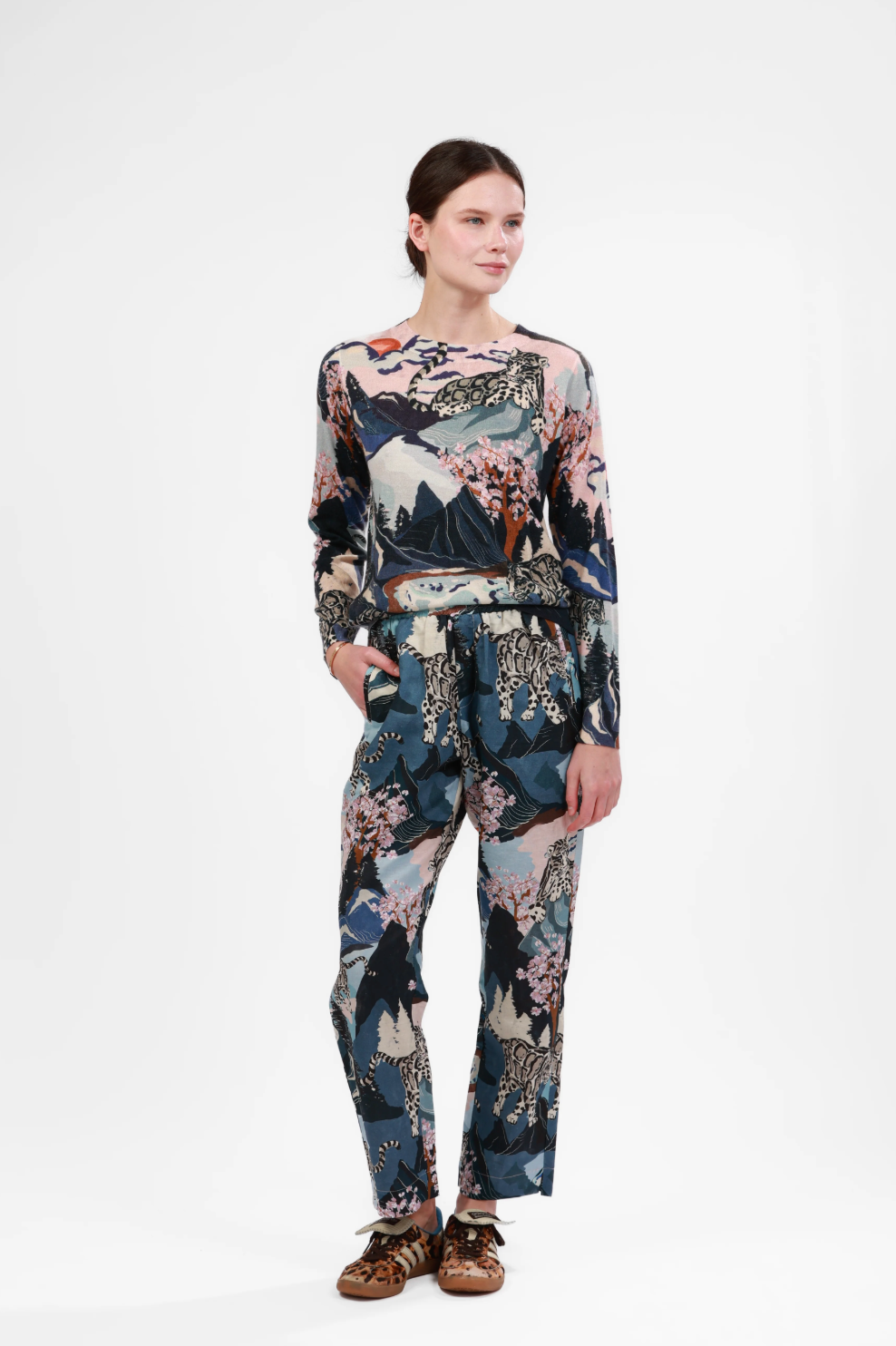 Cashmere Sweater in Snow Leopard Blue