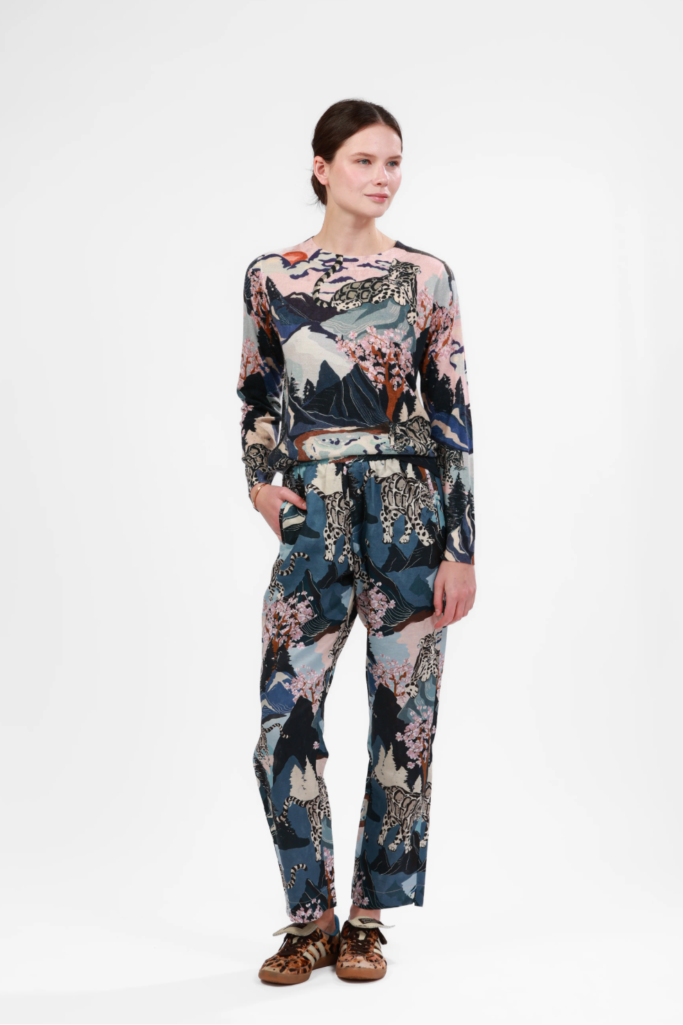 Cashmere Sweater in Snow Leopard Blue