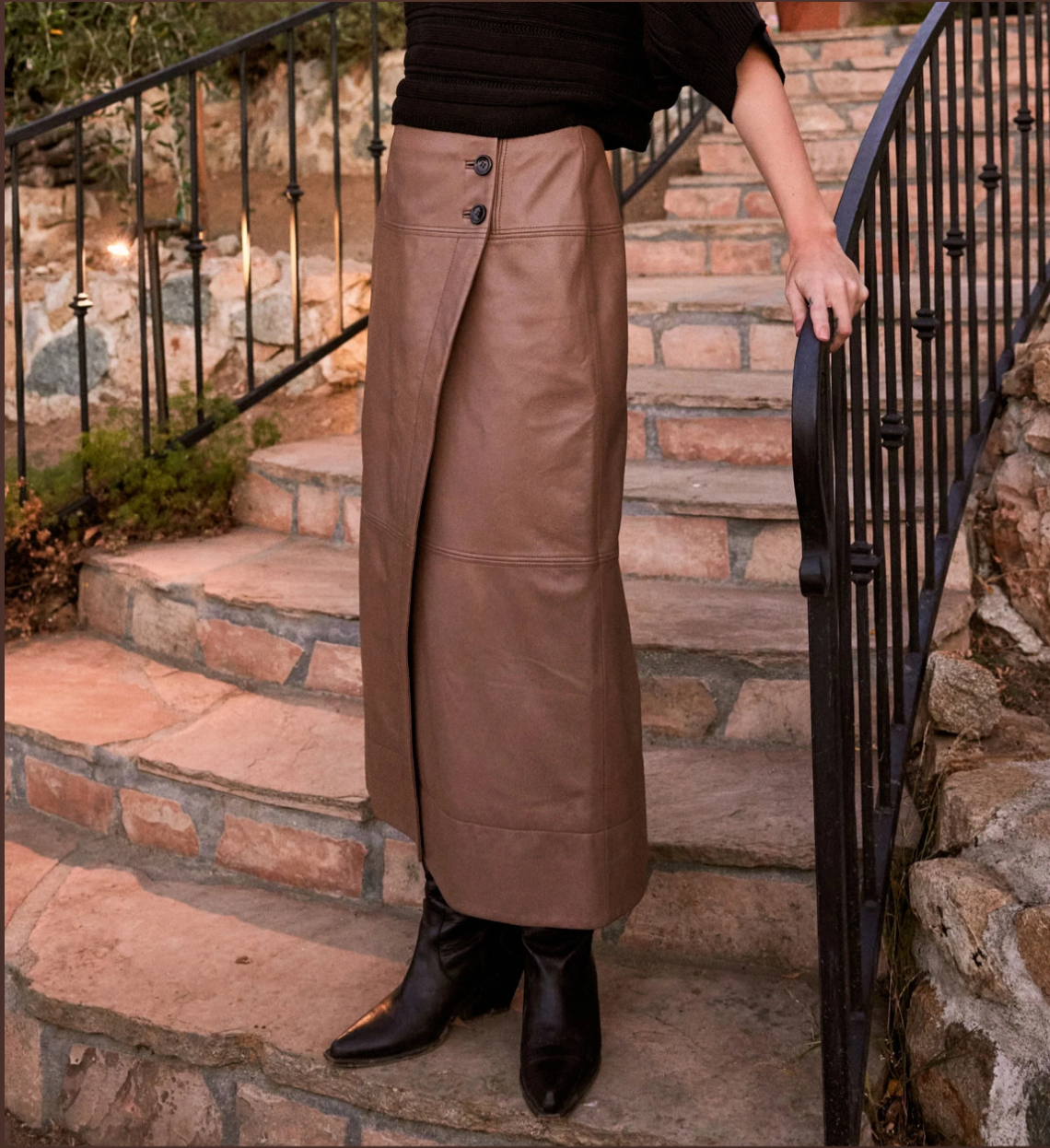 Livi Midi Skirt
