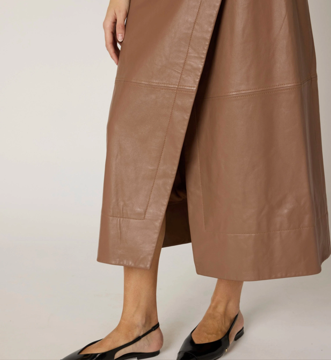 Livi Midi Skirt
