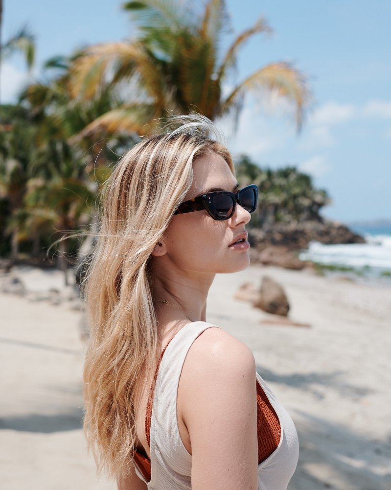 Astrid Tort/Brown Sunglasses