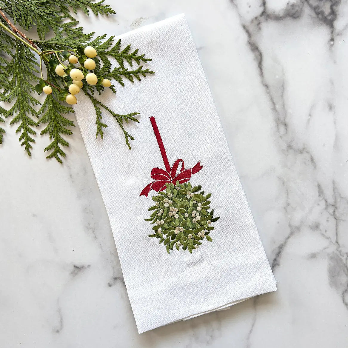 Mistletoe Ball Linen Towel